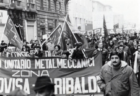 Milano - Sciopero nazionale metalmeccanici - Operai del quartiere Bovisa - FO. DO. ARC. di Bellucci Dante, 1976