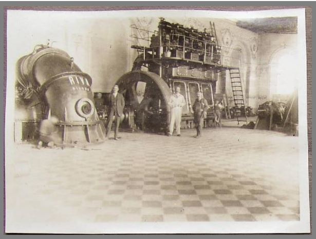 Moglia di Sermide (MN) Stabilimento idrovoro, Ex Consorzio di Bonifica di Revere Foto 1924 – 1926 Sala macchine - Gruppo motore-pompa Fiat (o Isotta Fraschini)-Riva 