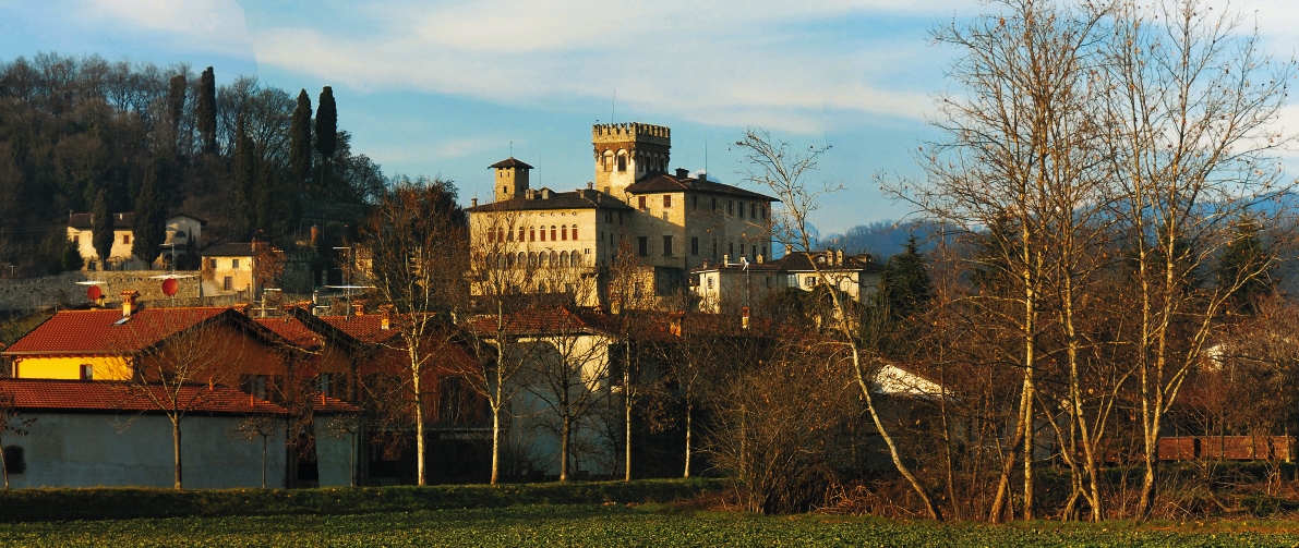Castello Camozzi Vertova - Costa di Mezzate. Foto di Paolo Ardiani (link scheda catalogo)