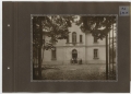 "Scuola elementare mista di via Libert" a Milano (ora Maddalena di Canossa): veduta di un ingresso