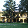 Brugherio, Villa Fiorita, facciata secondaria della villa rivolta verso il parco (Fototeca ISAL, fotografia di B. Bolandrini)
