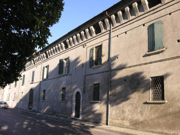 Palazzo Via Re Desiderio 2