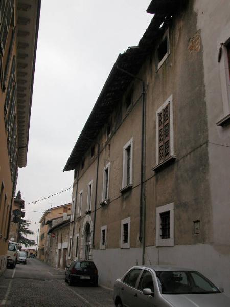 Palazzo Via Girelli 8