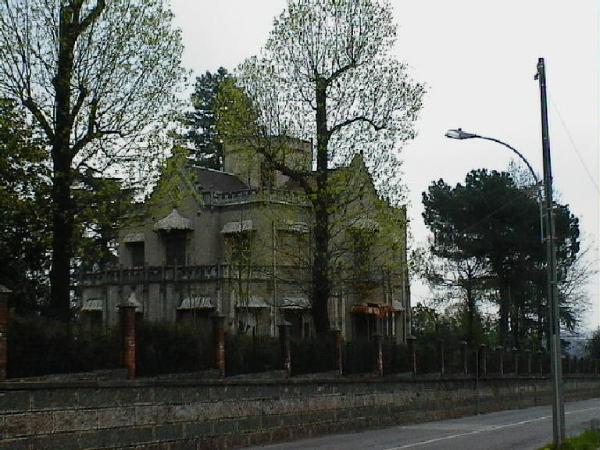 Villa Garavaglia, Lattuada, Ghisotti - complesso