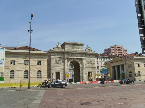 Arco e caselli di Porta Garibaldi