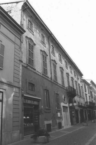 Palazzo Corso Roma 74