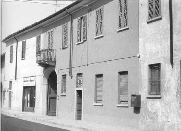 Palazzo Terzi, Busca