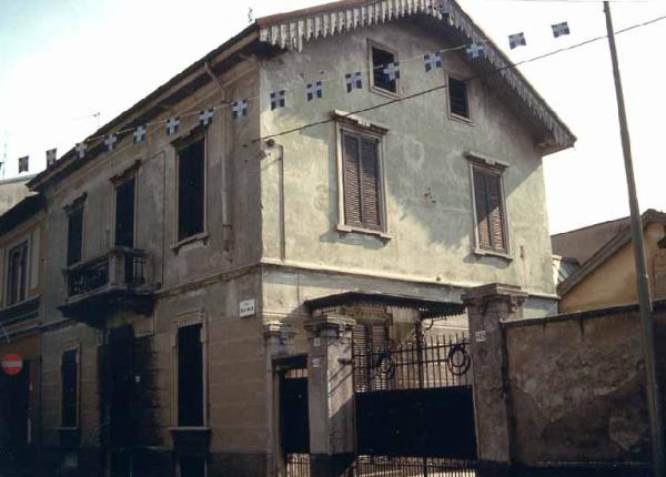 Casa Moneta, Frascoli