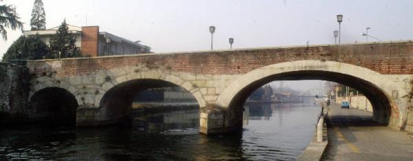 Ponte antico sul Naviglio Grande