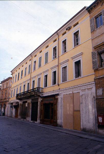 Casa Corso Umberto I 35-45