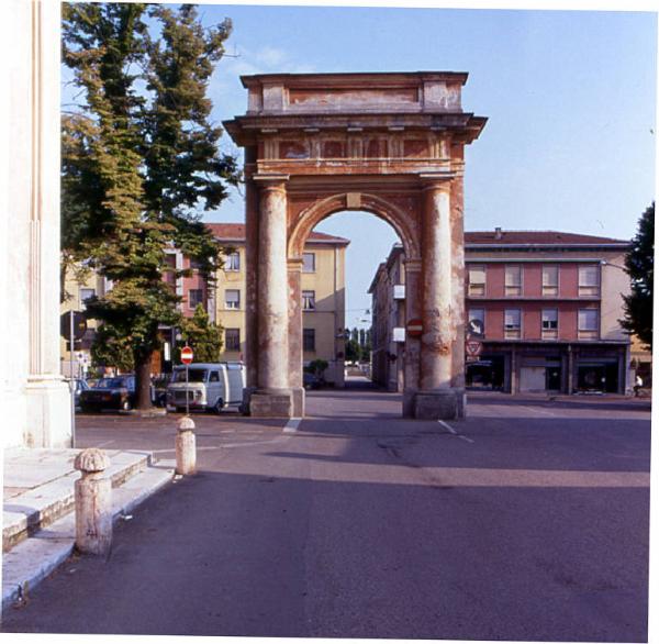 Arco di Porta Nuova