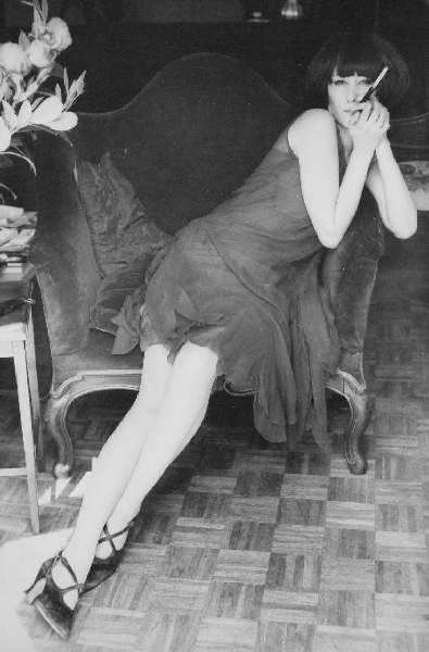 Ritratto femminile - Attrice italiana - Maria Grazia Antonini - Divano - Abito anni trenta - Bocchino