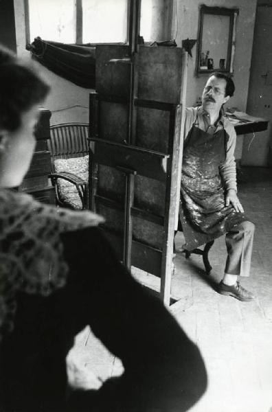 Anticoli Corrado(?) - Franco Gentilini mentre dipinge - donna in posa