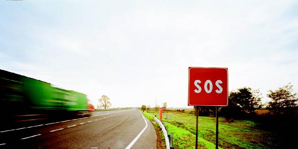 Attraverso la pianura. Tortona - A7 Milano Serravalle - Autostrada - Autocarro con rimorchio - Cartello stradale: SOS