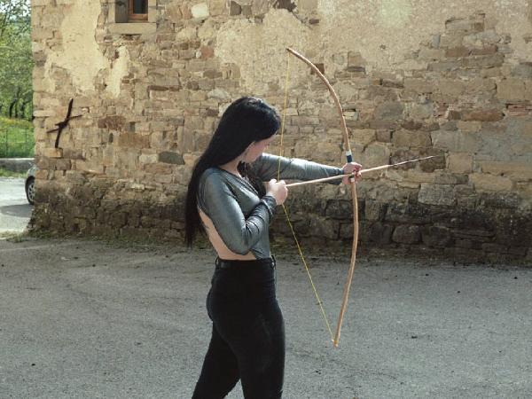 Pennabilli. Pennabilli (Rimini) - Ritratto femminile: ragazza con arco e freccia