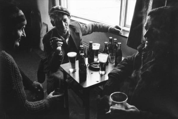 Irlanda - Galway - anziani al pub