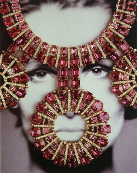 I gioielli della fantasia. Volto femminile - Collare a tre pendenti di Coppola e Toppo, Italia, 1971