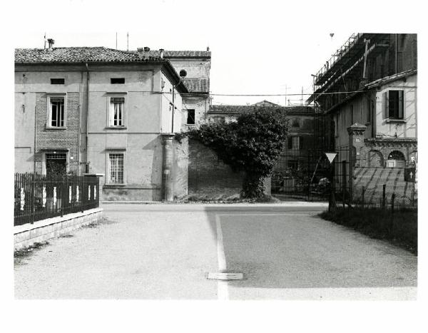San Benedetto Po - strada - edifici - cantiere