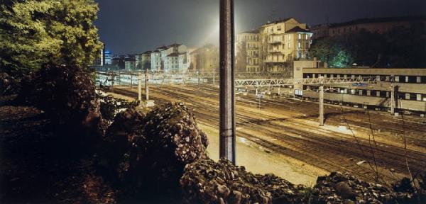 Milano. Veduta notturna dall'alto - Stazione Cadorna - Binari dei treni - Palazzi