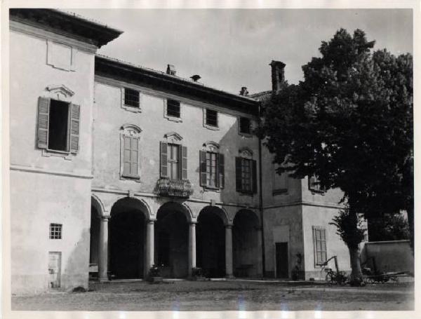 Gaggiano - Villa Marino - Facciata / Gaggiano - Cascina Maggiore - Villa Padronale - Facciata