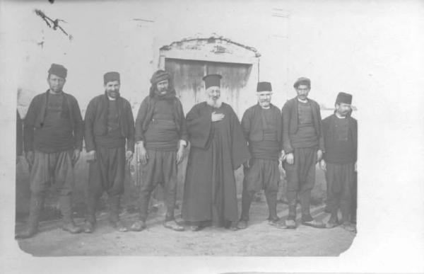 Pope e uomini bulgari -- Turchia - Lüleburgaz