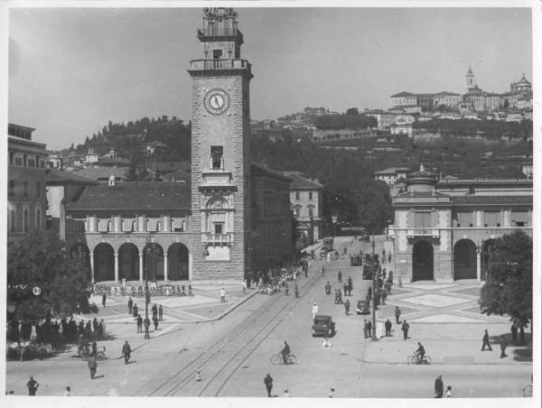Bergamo - Torre dei Caduti / Bergamo - Viale Roma, Sentierone e Piazza Vittorio Veneto