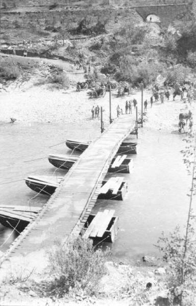 Esercito italiano - Ponte su barche -- Isonzo (Fiume)