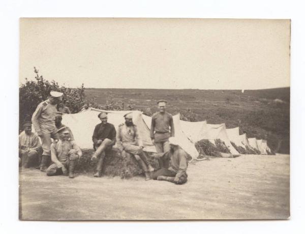 Guerra russo-giapponese - Ritratto di gruppo maschile - Militari - Ufficiali dell'esercito russo presso l'accampamento del XXI Tiratori della Siberia Orientale - Russia - Manciuria - Khosciulinza