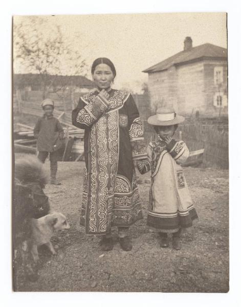 Guerra russo-giapponese - Ritratto femminile - Donna con bambina Gold - Russia - Manciuria - Khabarovsk