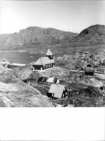 Groenlandia occidentale - Nord dell'Oceano Atlantico - Baia di Baffin - Comune di Qaasuitsup - Villaggio - Uummannaq - Case - Chiesa