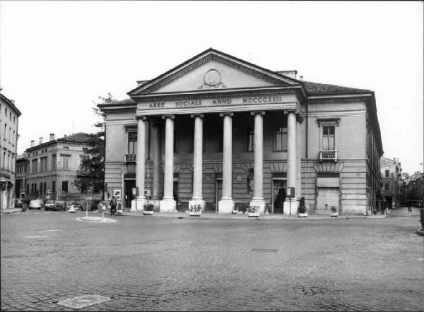 Mantova - Teatro Sociale - Piazza Cavallotti