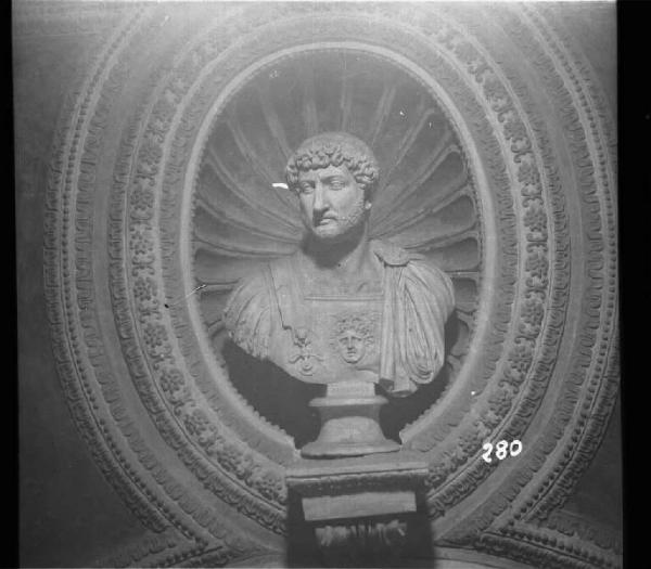 Scultura - Busto di Adriano - Mantova - Palazzo Ducale - Galleria della Mostra