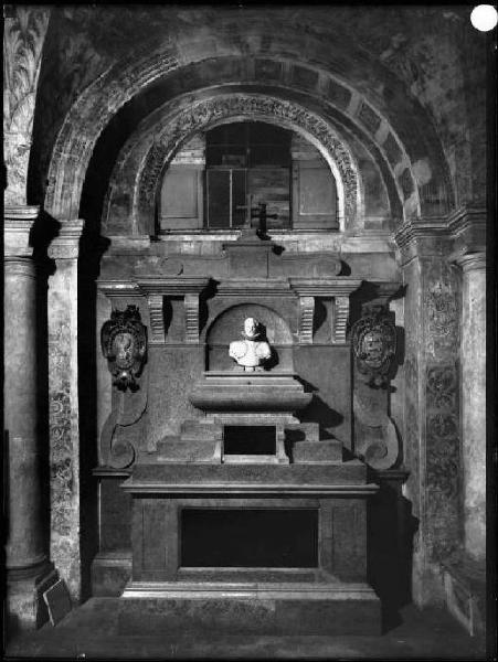Grazie - Santuario di S. Maria delle Grazie - Cappella funeraria di Baldassare Castiglione - Monumento sepolcrale di Camillo Castiglione