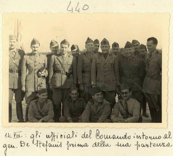 Seconda guerra mondiale - Ritratto di gruppo maschile - Militari - Gen De Stefanis con ufficiali