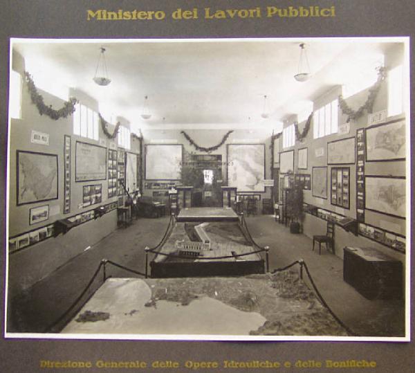 Napoli - Mostra nazionale delle bonifiche - Sala dedicata alla Direzione generale delle opere idrauliche e delle bonifiche