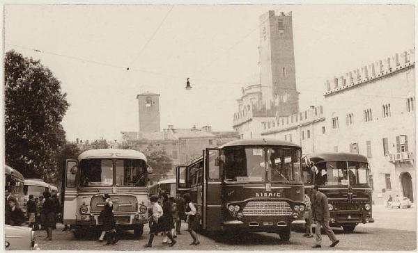 Mantova - Piazza Sordello - Autobus