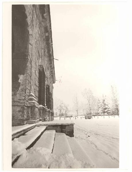 Mantova - Palazzo Te - Scalinata di accesso alla facciata settentrionale coperta dalla neve