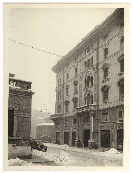 Mantova - Via Giuseppe Bertani angolo via Giovanni Battista Spagnoli - Palazzo Gallico