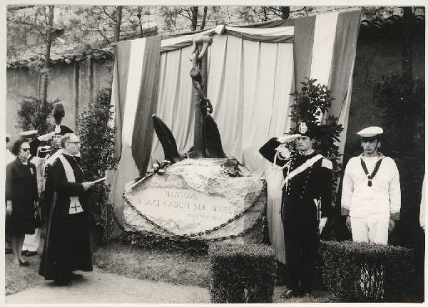 Mantova - Famedio - Giardino - Inaugurazione del monumento dedicato ai marinai mantovani caduti in guerra