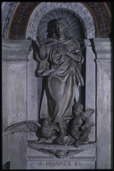 Scultura - S. Giovanni Evangelista - Antonio Begarelli - S. Benedetto Po - Basilica di S. Benedetto in Polirone - Deambulatorio, parete interna