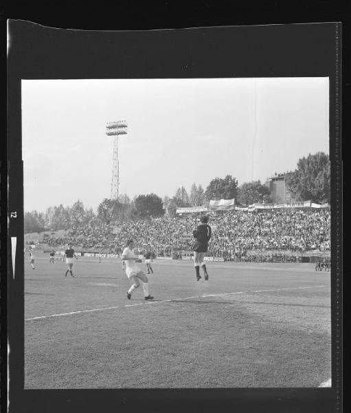 Partita Mantova-Livorno 1971 - Mantova - Stadio Danilo Martelli - Azione d'attacco - Parata di Angelo Recchi