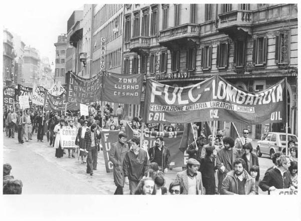 Festa dei lavoratori - Manifestazione del primo maggio - Corteo - Spezzone Fulc Lombardia - Striscioni - Bandiere