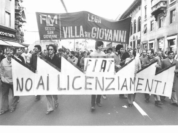 Sciopero generale a sostegno dei lavoratori della Fiat licenziati - Corteo - Spezzone Flm di Sesto San Giovanni - Striscione