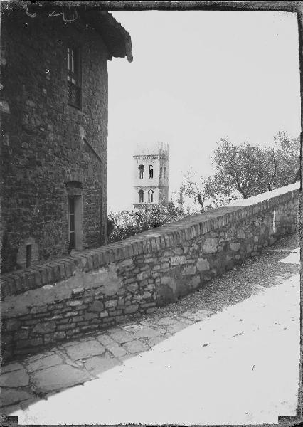 Veduta architettonica. Assisi - Torre del Popolo