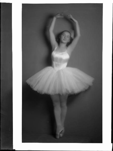 Ritratto femminile. Galimberti - Ballerina