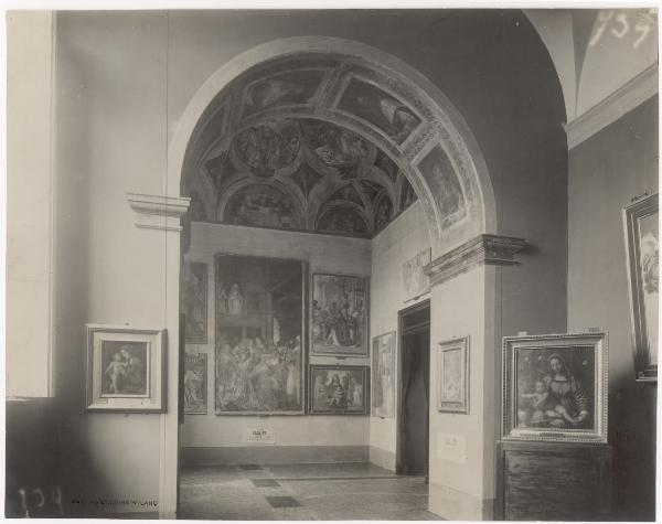 Milano - Pinacoteca di Brera - Sala delle pitture dalla cappella di San Giuseppe in Santa Maria della Pace - Allestimento museale