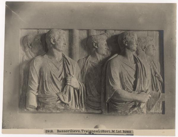 Scultura - Bassorilievo romano con Traiano e i Littori - Roma - Museo Lateranense