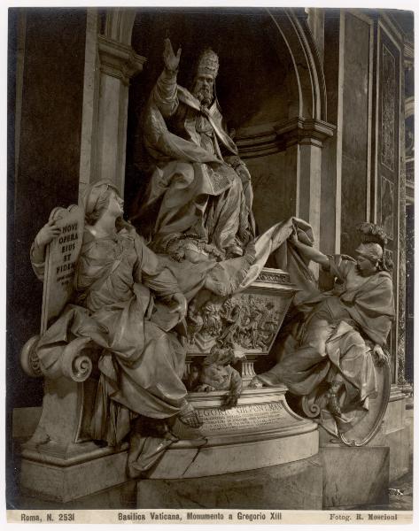 Scultura - Monumento a Gregorio XIII - Roma - Basilica Vaticana