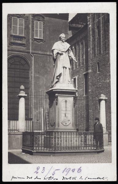 Scultura - Monumento al cardinale Federico Borromeo - Costanzo Corti - Milano - Biblioteca Ambrosiana