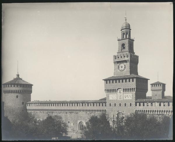 Milano - Castello Sforzesco - Torre Umberto I, detta del Filarete - torrione sud (di Santo Spirito) - Torre di Bona di Savoia